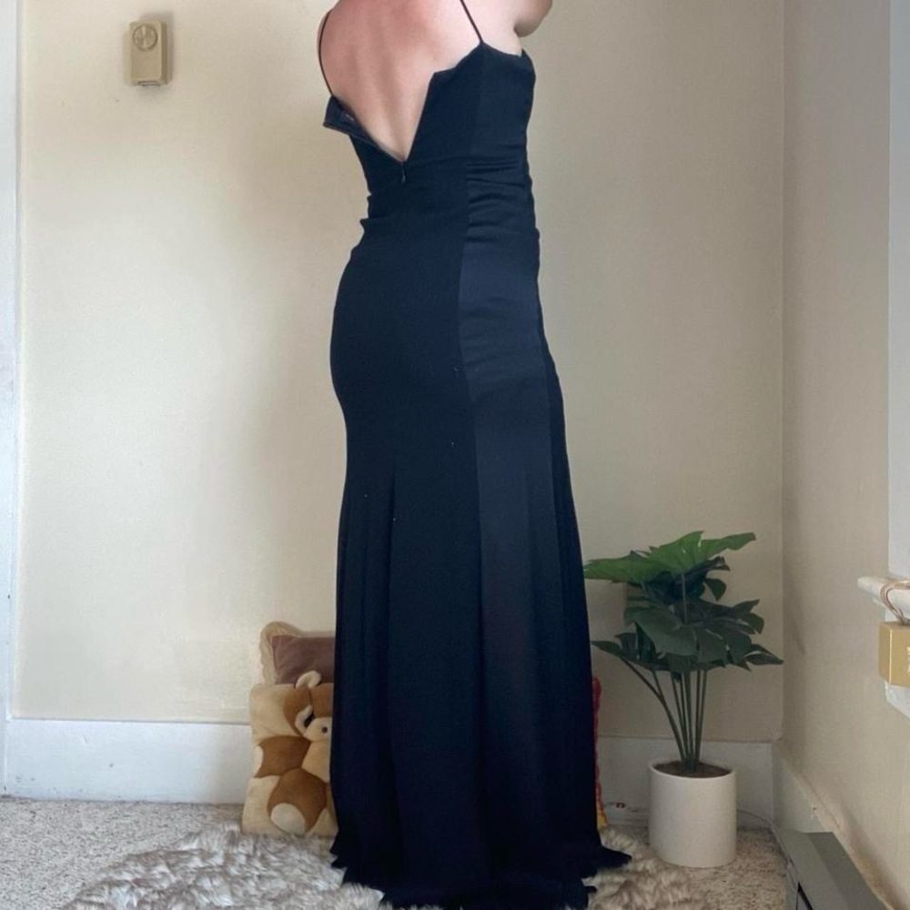 Nicole Miller sleek black formal gown - Picture 5 of 8
